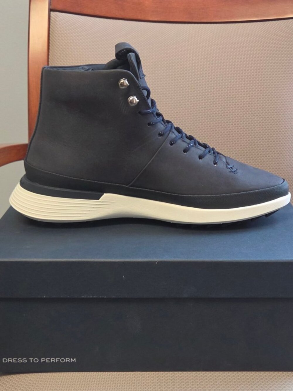 Wolf & Shepherd Crossover Hiker Winterized Men’s Size 11 – Navy – New